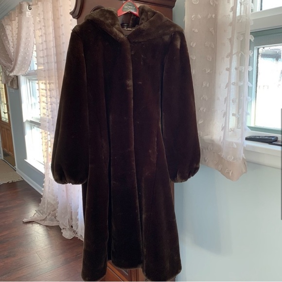 Jones New York Jackets & Blazers - Jones New York Brown Elegant Mid Length Below knee Faux Fur Coat Oversized Hood